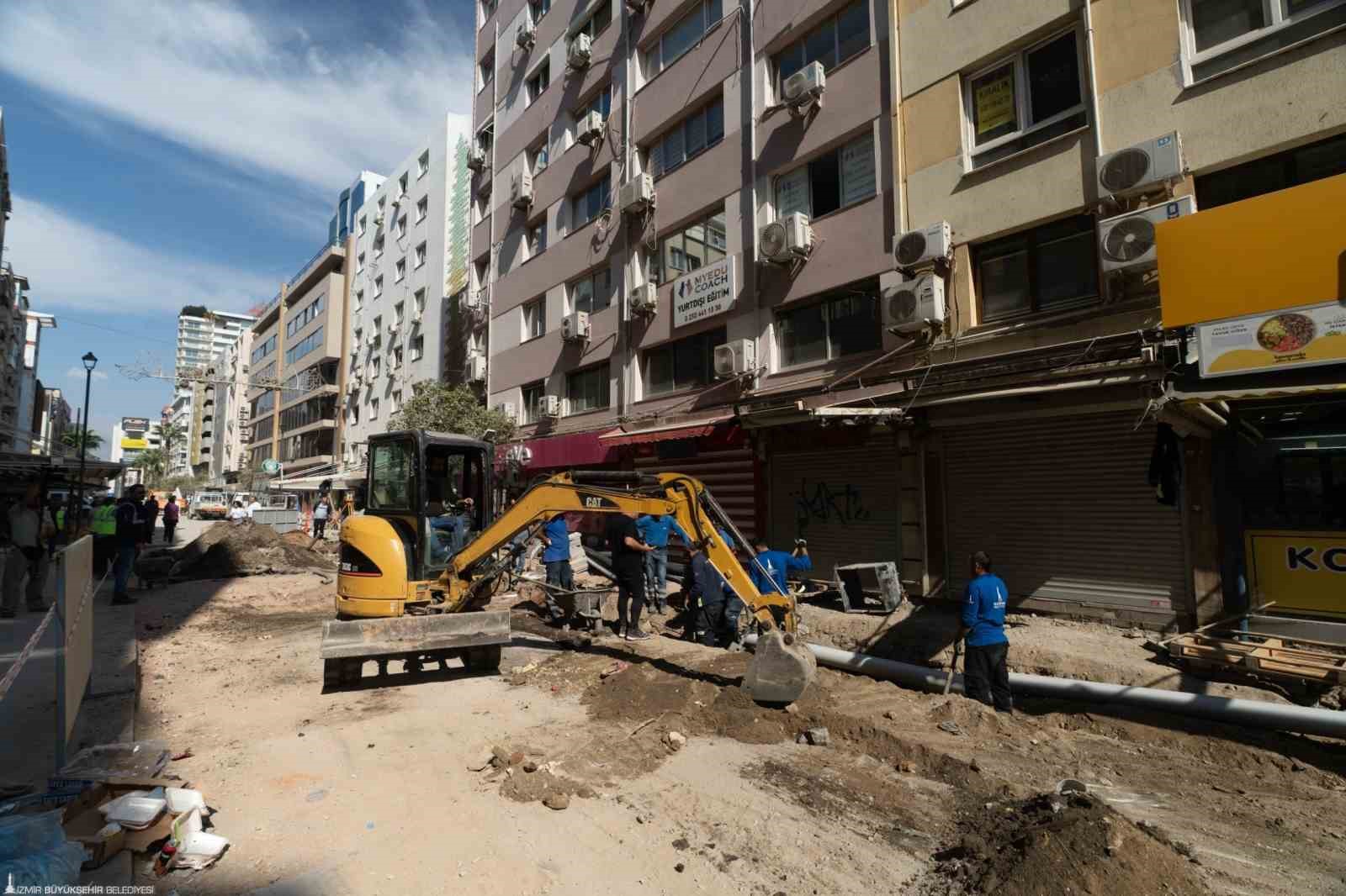 Kıbrıs Şehitleri Caddesi’nin zemini yenileniyor