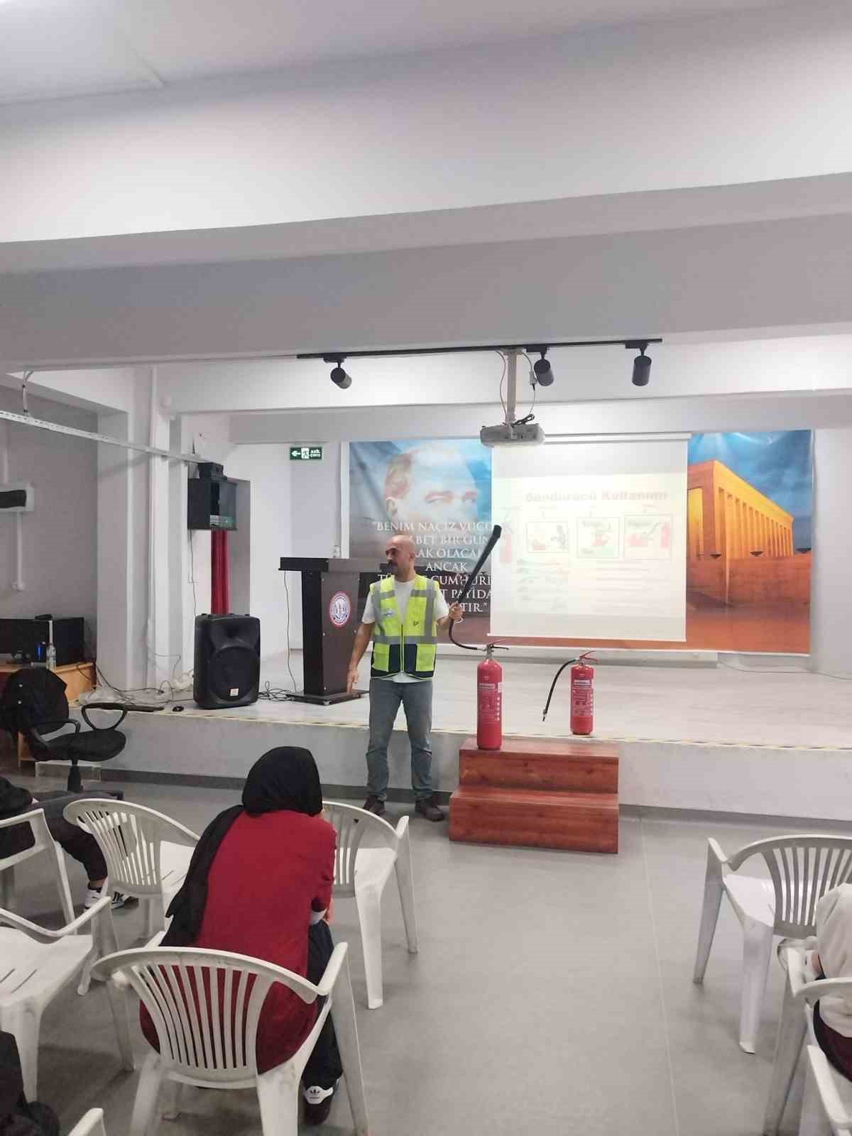 Meslek lisesi öğrencilerine iş sağlığı ve güvenliği eğitimi