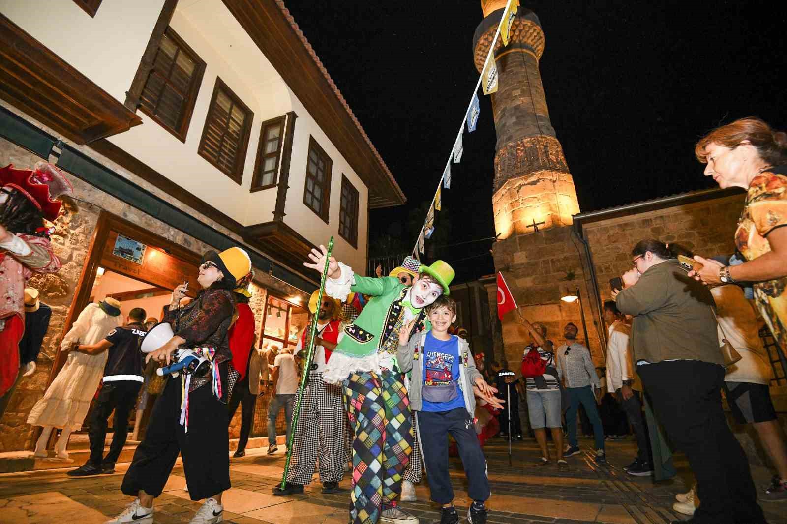 Kaleiçi’nde karnaval havası esti