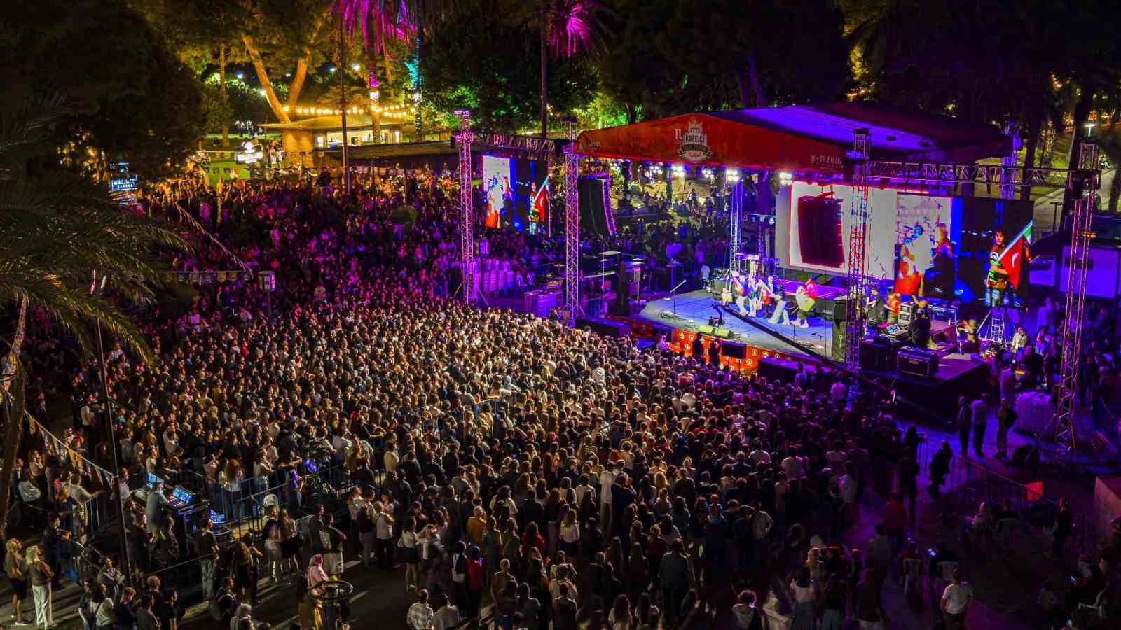 Kaleiçi’nde karnaval havası esti