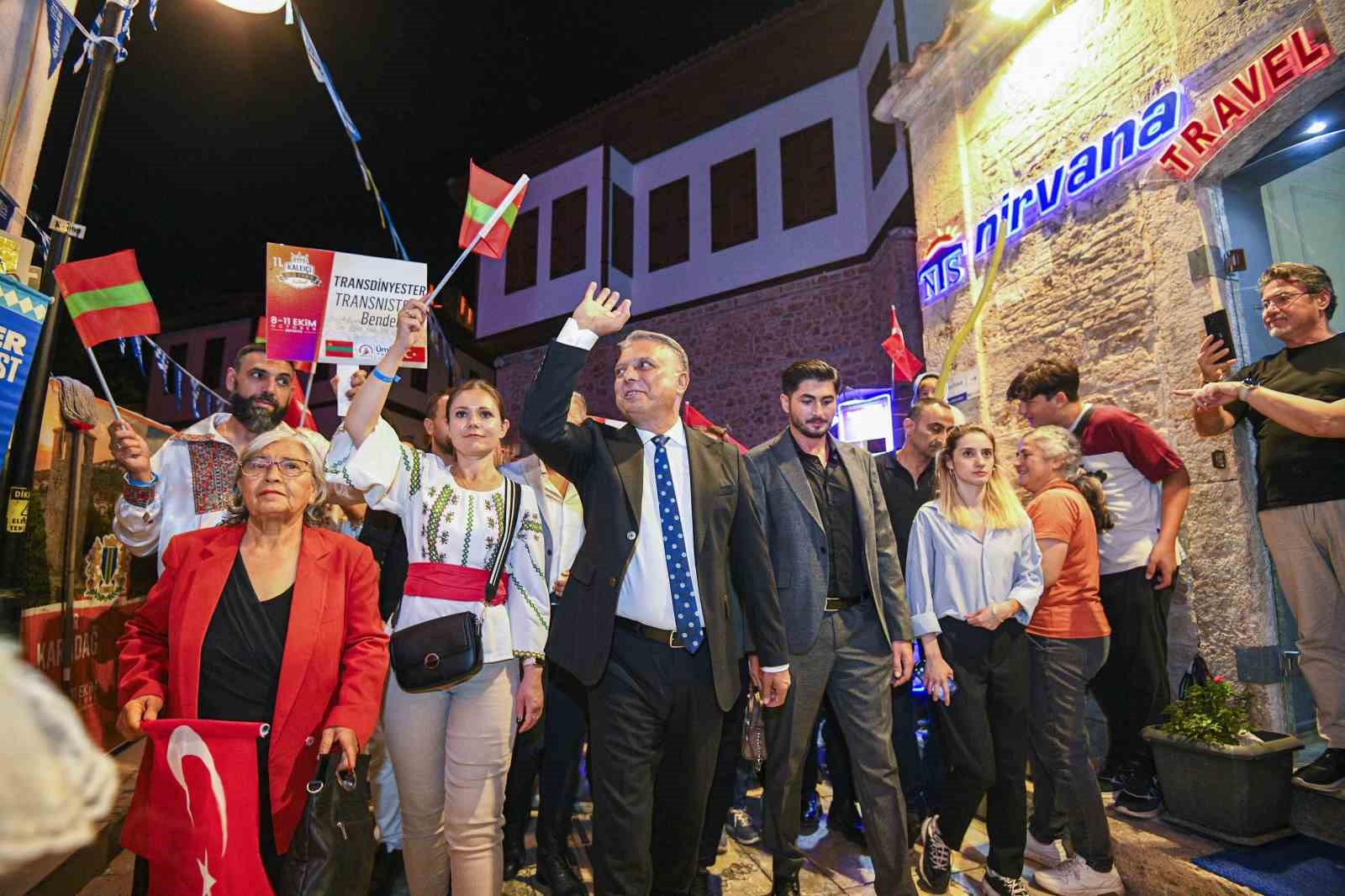 Kaleiçi’nde karnaval havası esti