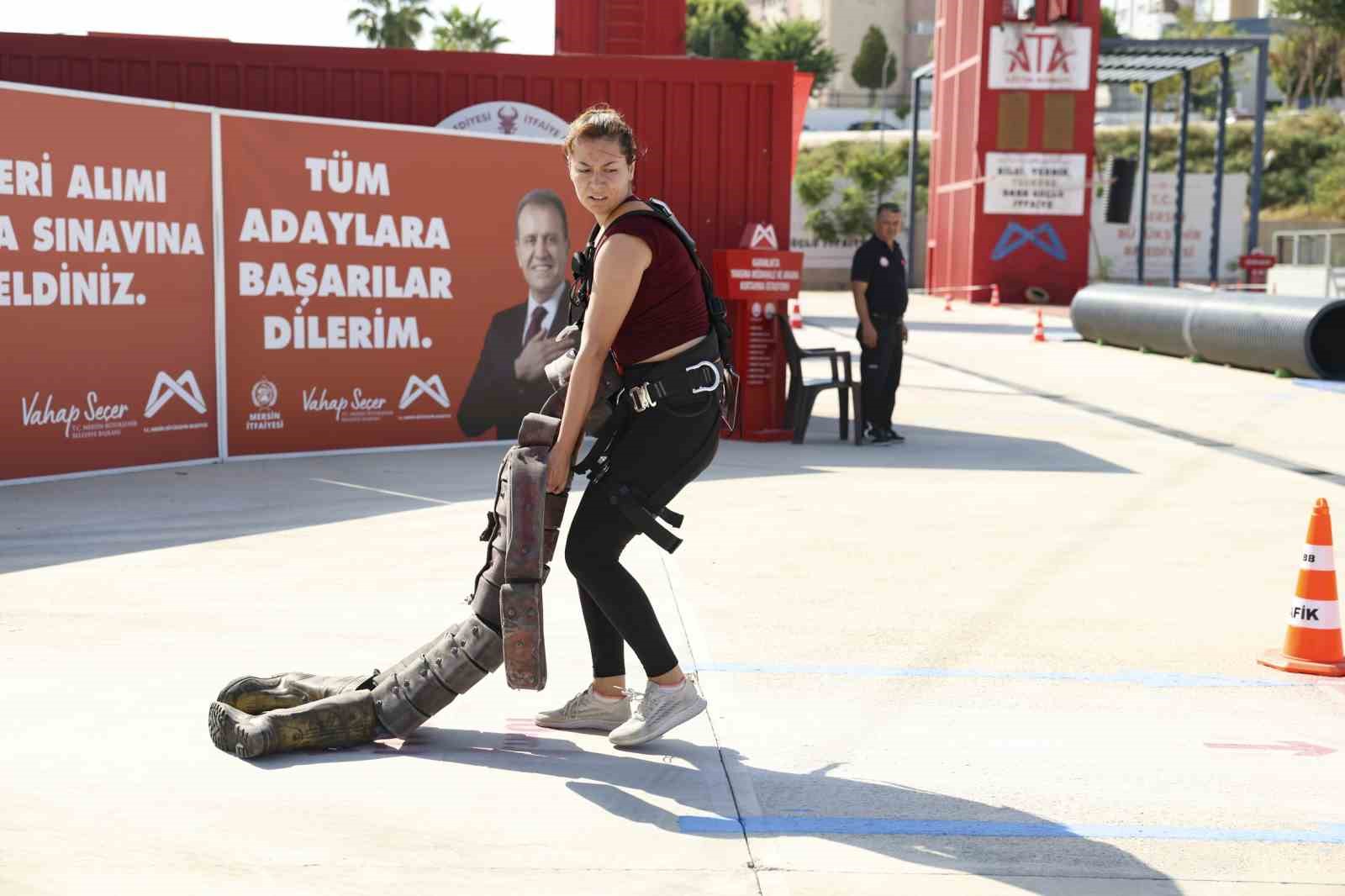 Mersin’de 50 itfaiye eri alımı için 250 aday ter döktü