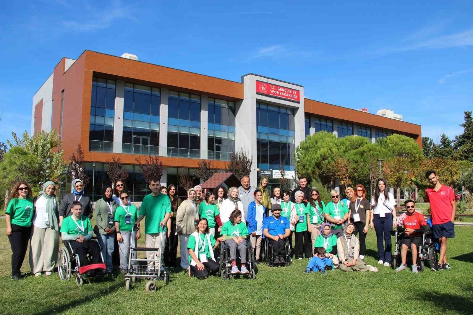 Serebral palsili gençler ve aileleri Çanakkale’de üç günlük kampta buluştu
