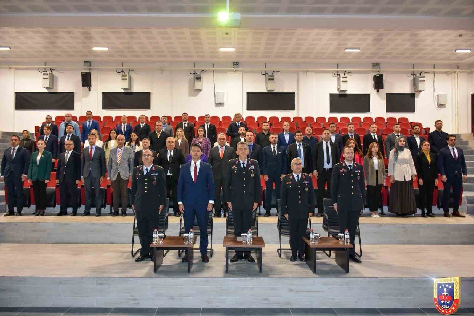 Jandarma ekiplerine Ceza İnfaz Koruma Hizmetleri Kursu verildi