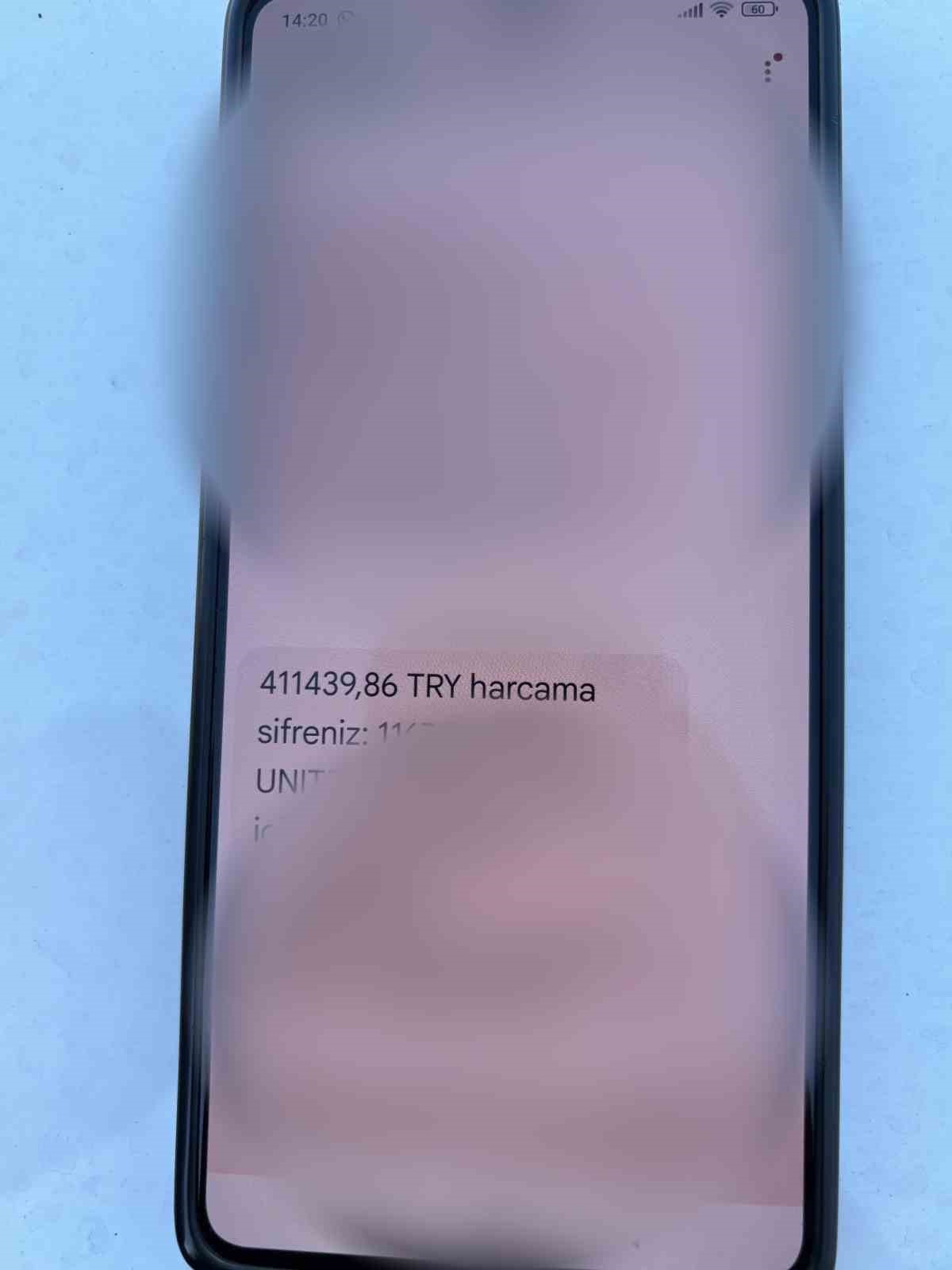 Kredi kartı başvurusu yaptığını sanarken 412 bin lirası dolandırıldı