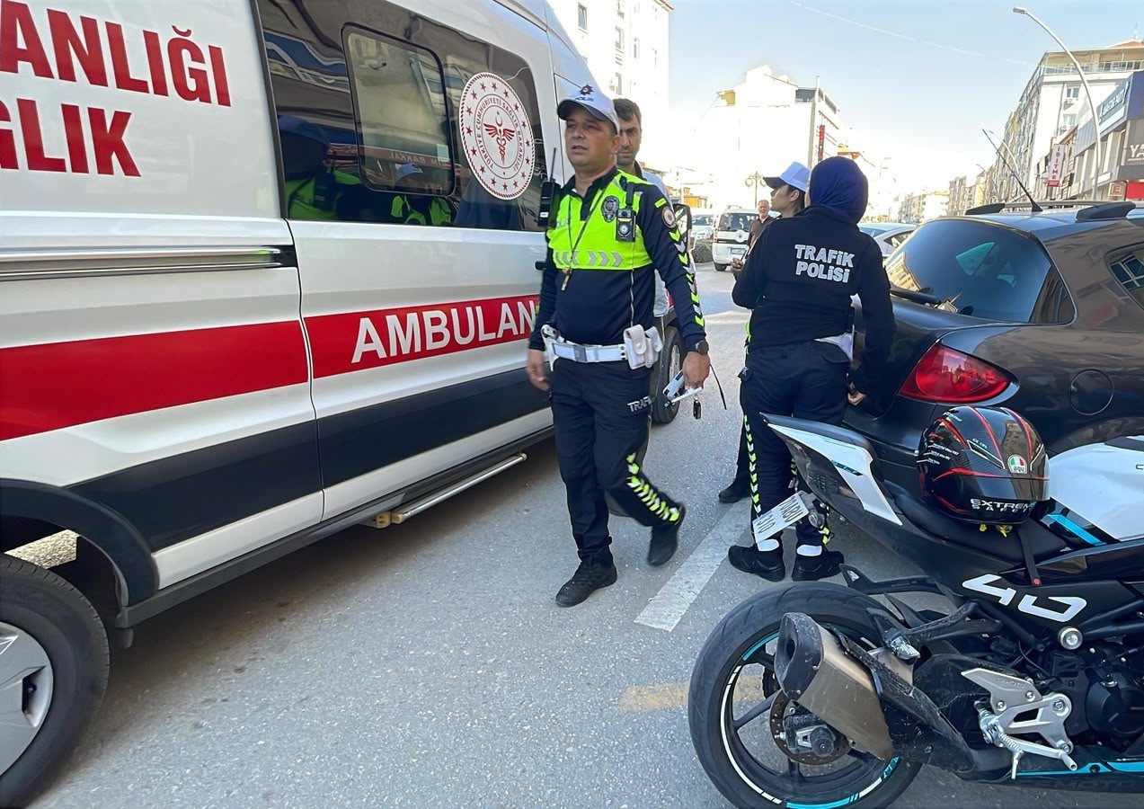 Karaman’da SUV araca arkadan çarpan motosikletin sürücüsü yaralandı