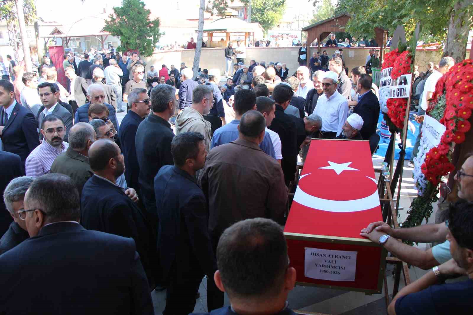 Hayatını kaybeden Afyonkarahisar Vali Yardımcısı İhsan Ayrancı, Amasya’da defnedildi