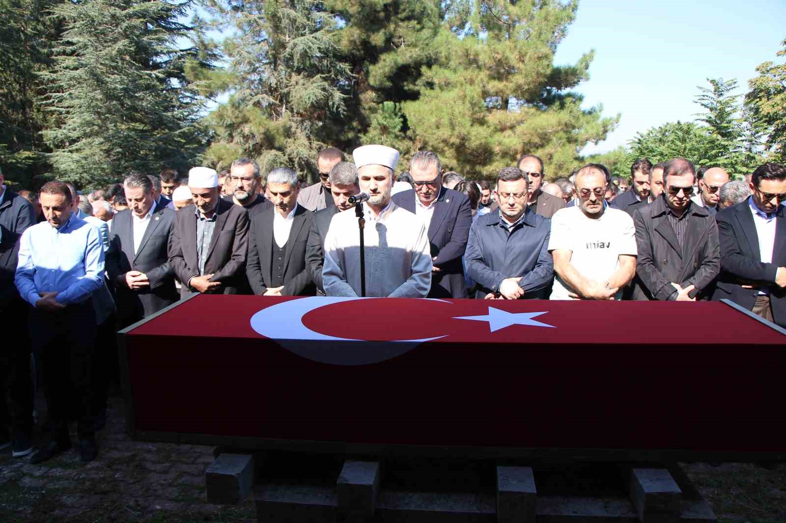 Hayatını kaybeden Afyonkarahisar Vali Yardımcısı İhsan Ayrancı, Amasya’da defnedildi