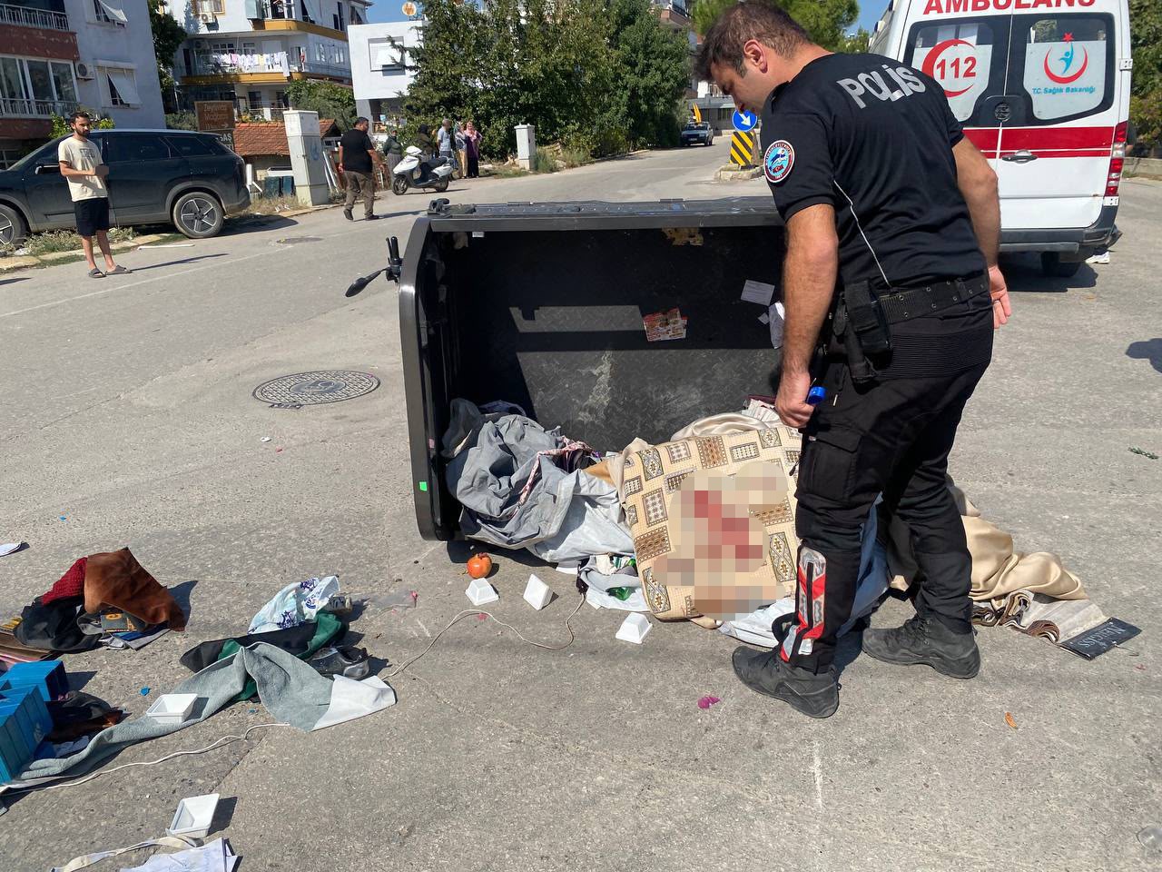 Antalya’da otomobil ile üç tekerlekli bisiklet çarpıştı: 2 yaralı