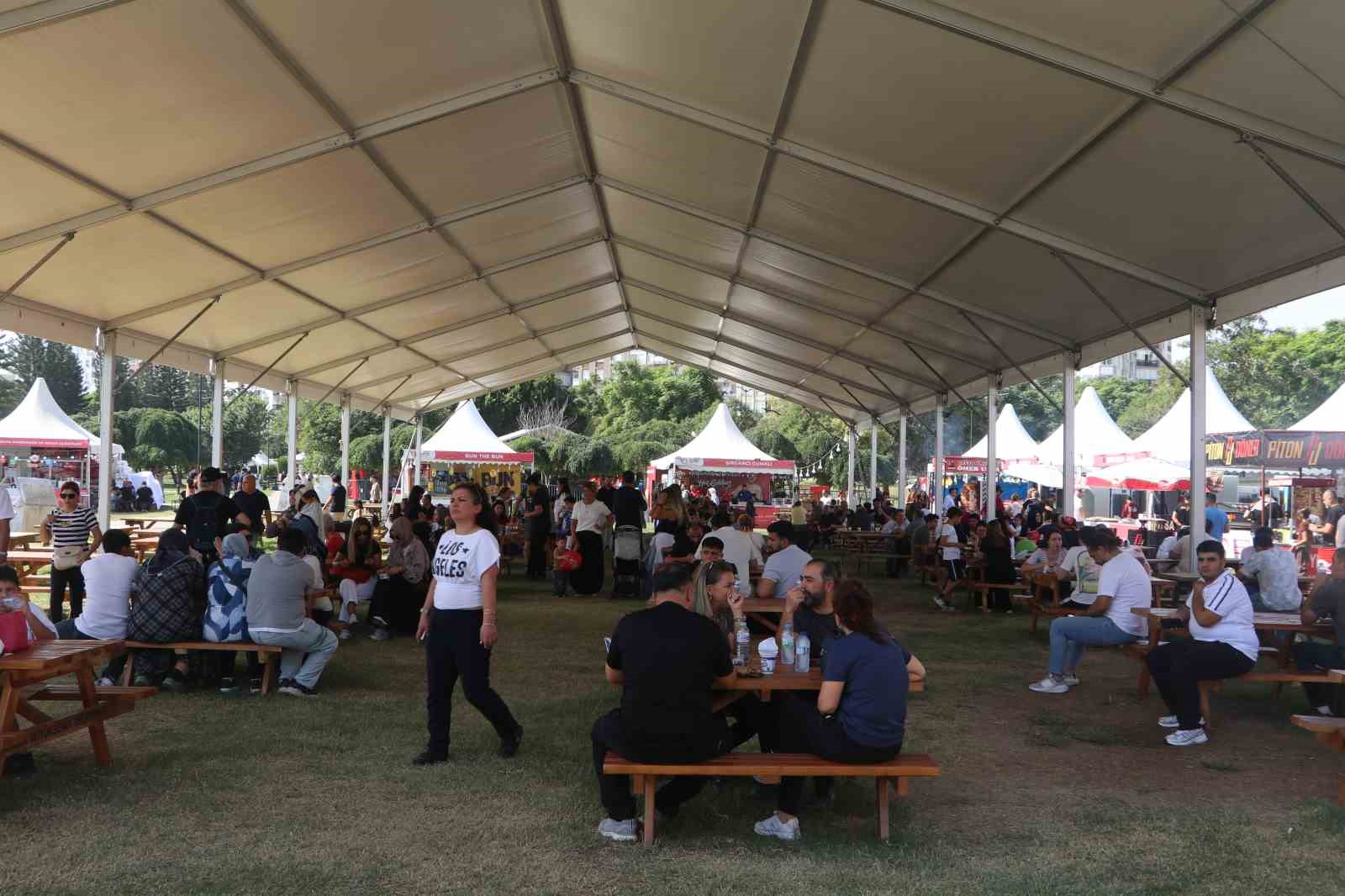 Adana’da Lezzet Festivali coşkusu ikinci gününde sürüyor