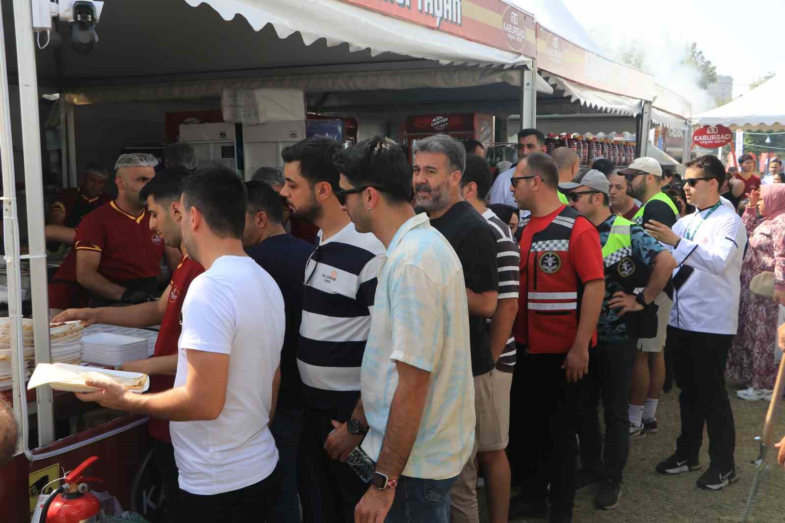 Adana’da Lezzet Festivali coşkusu ikinci gününde sürüyor