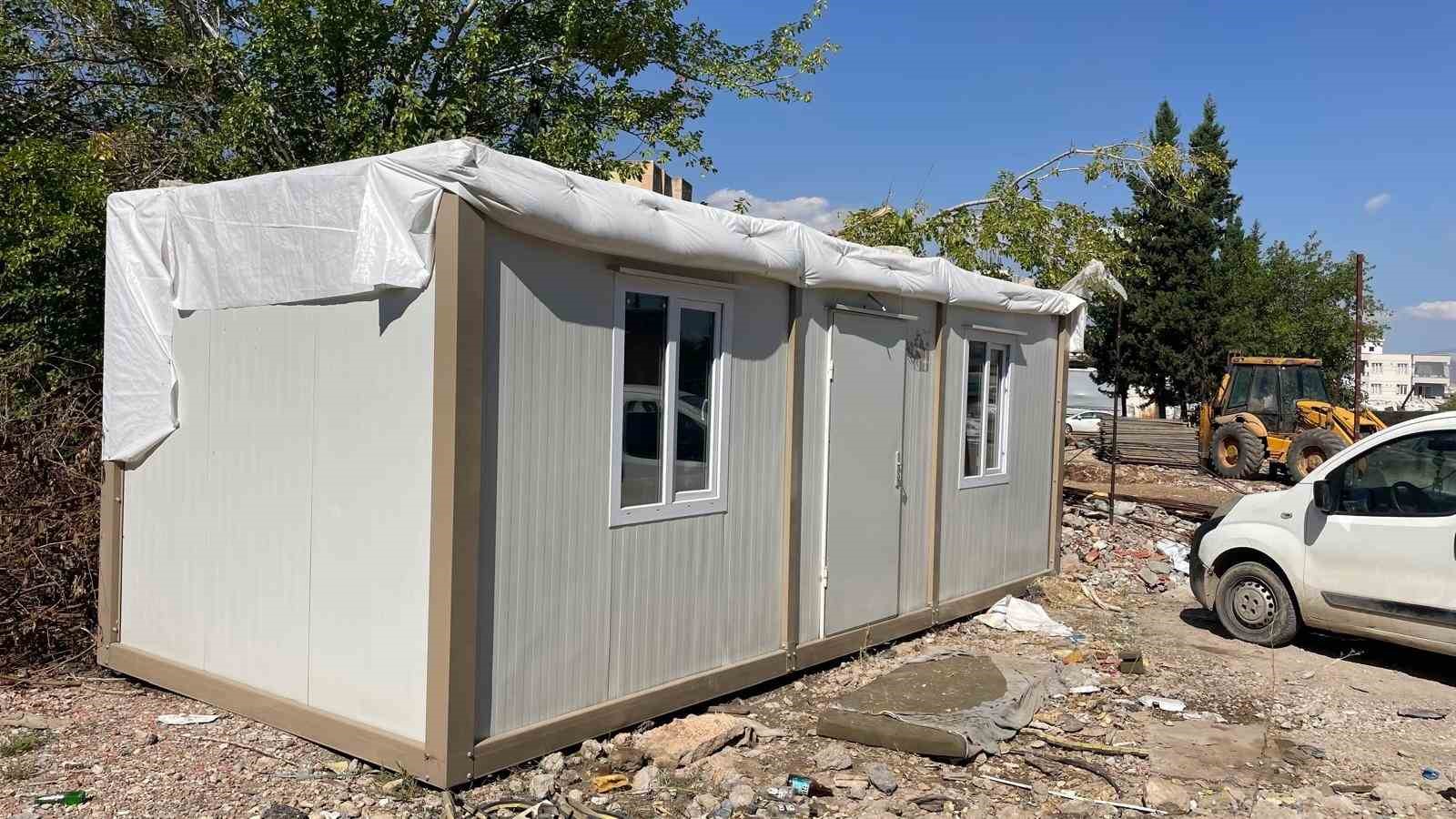 Konteynerden klima çalan hırsızlar kayıplara karıştı