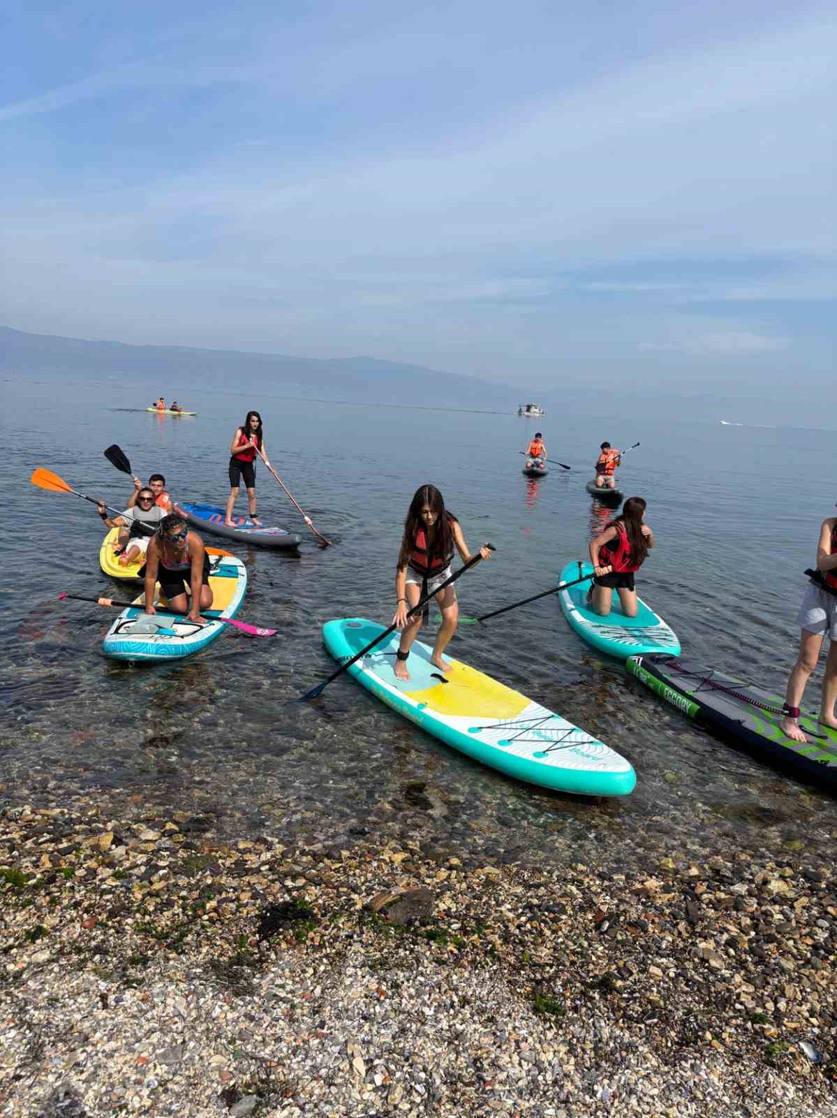 Mudanya’da ayakta kürek sörfü heyecanı...