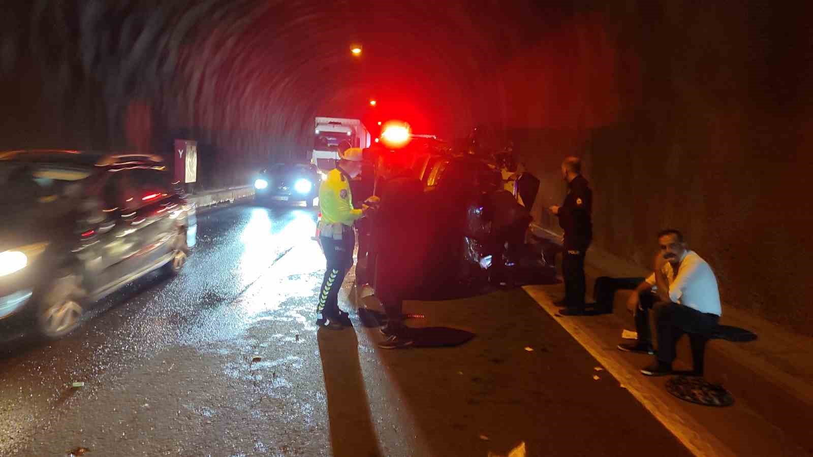 Eynesil tünelinde trafik kazası: 3 yaralı