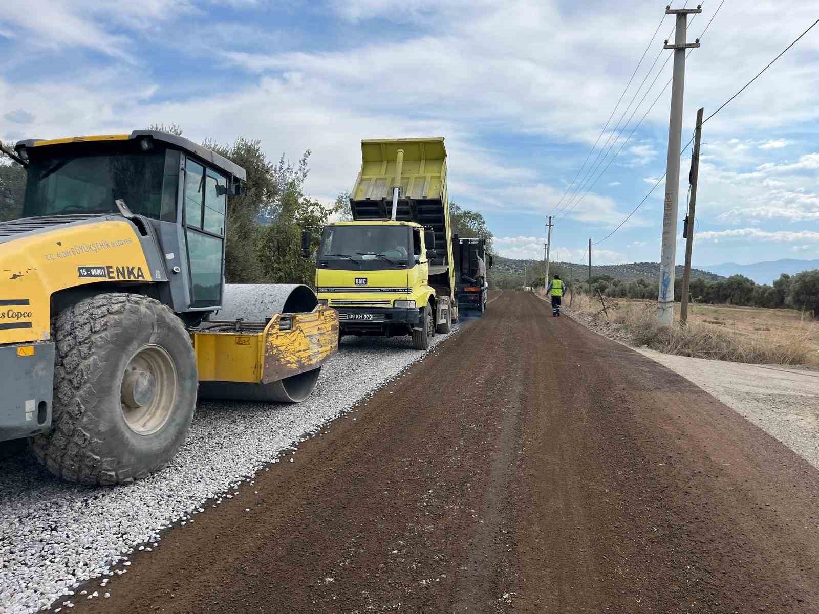 Aydın Büyükşehir’in yol çalışmaları sürüyor