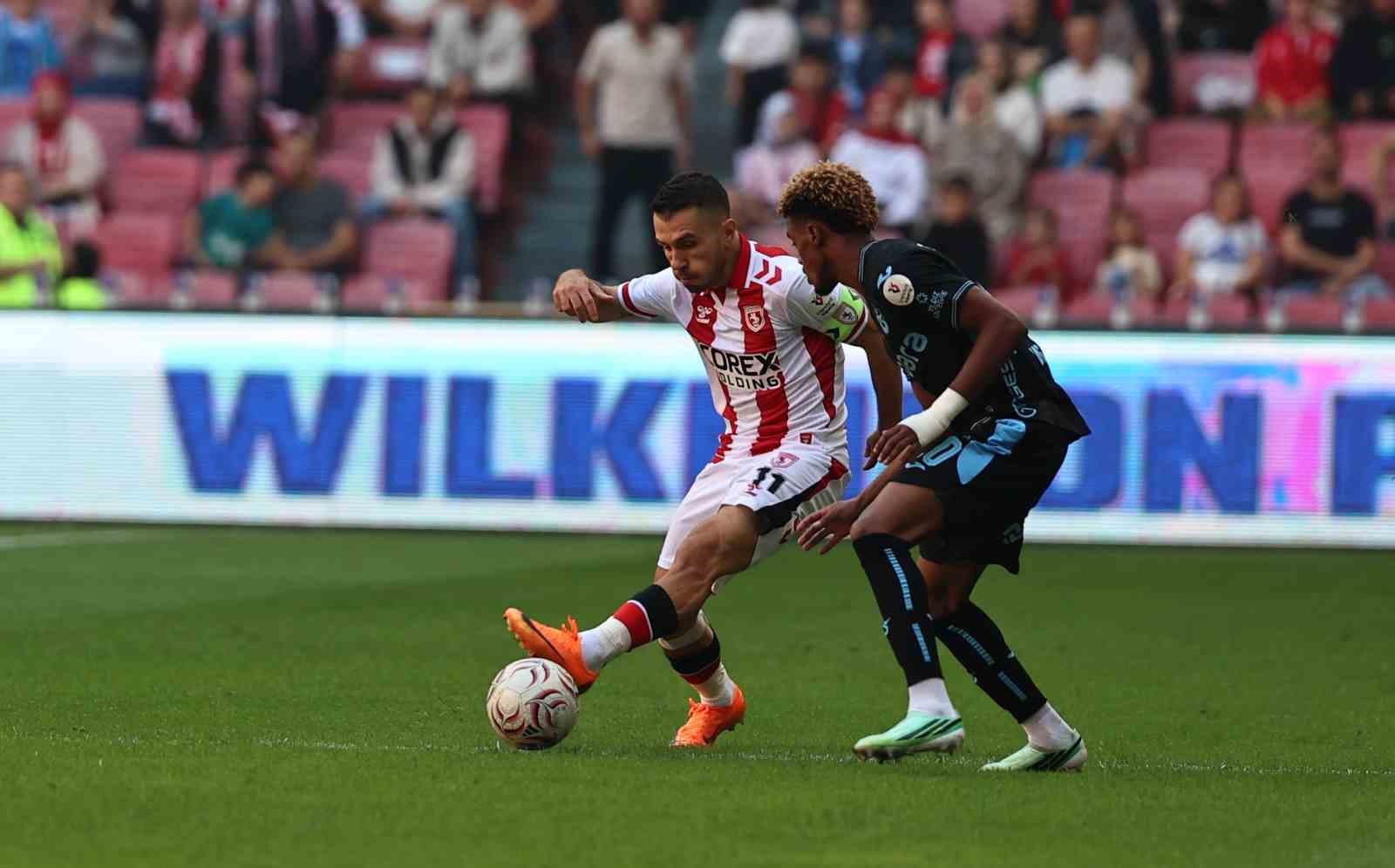 Trendyol Süper Lig: Samsunspor: 0 - Trabzonspor: 3 (İlk yarı)