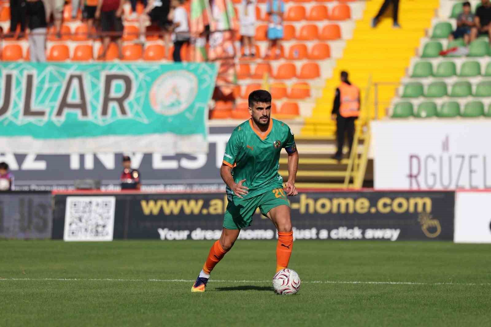 Trendyol Süper Lig: Corendon Alanyaspor: 0 - Erzurumspor FK: 0 (İlk yarı)