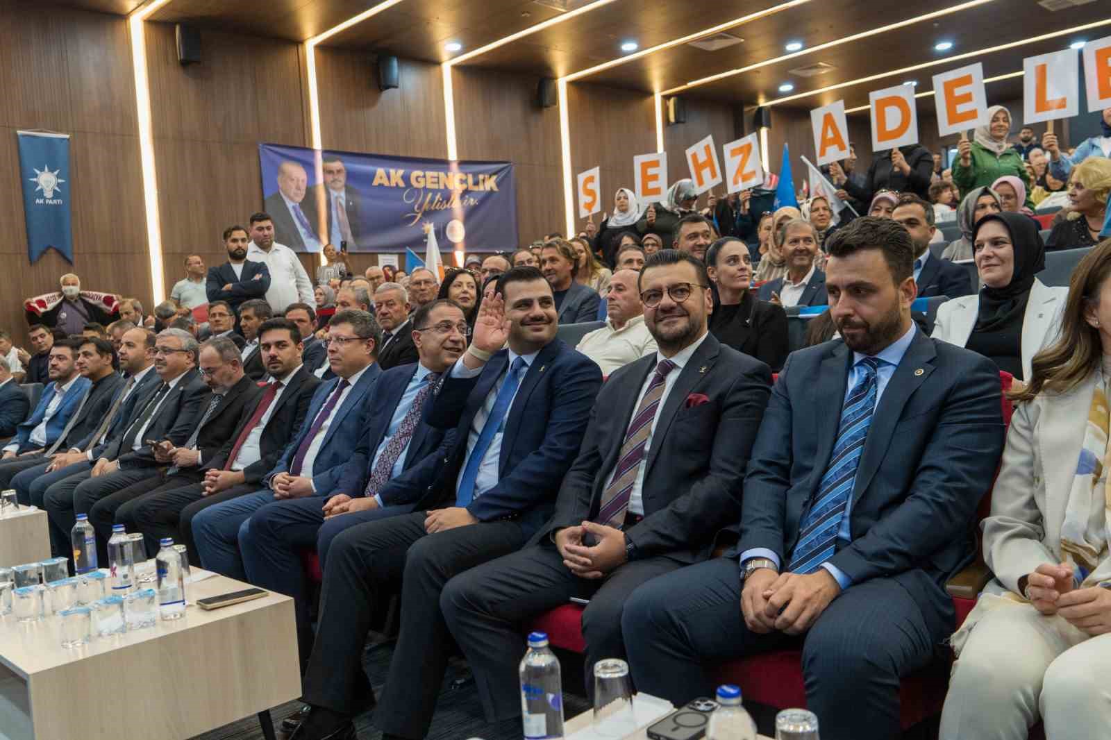 AK Parti Genel Sekreteri İnan: "Özgür Özel’i benzin istasyonlarından uzak tutsunlar"
