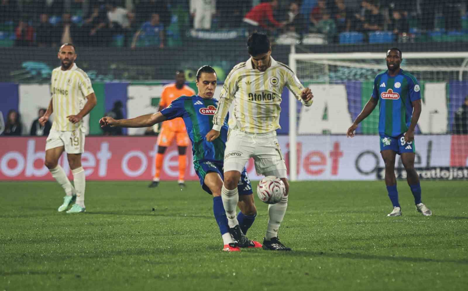 Trendyol Süper Lig: Çaykur Rizespor: 0 - Fenerbahçe: 1 (Maç devam ediyor)