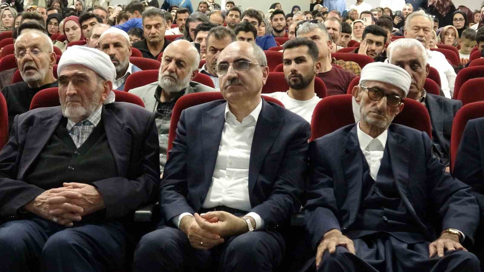 Van’da "İlme ve Ulemaya Vefa" programı düzenlendi