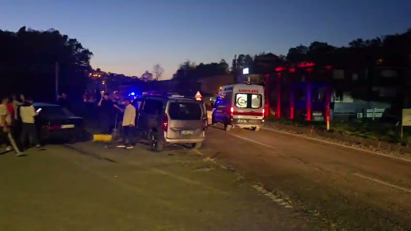Zonguldak’ta iki araç kavşakta çarpıştı: 6 yaralı