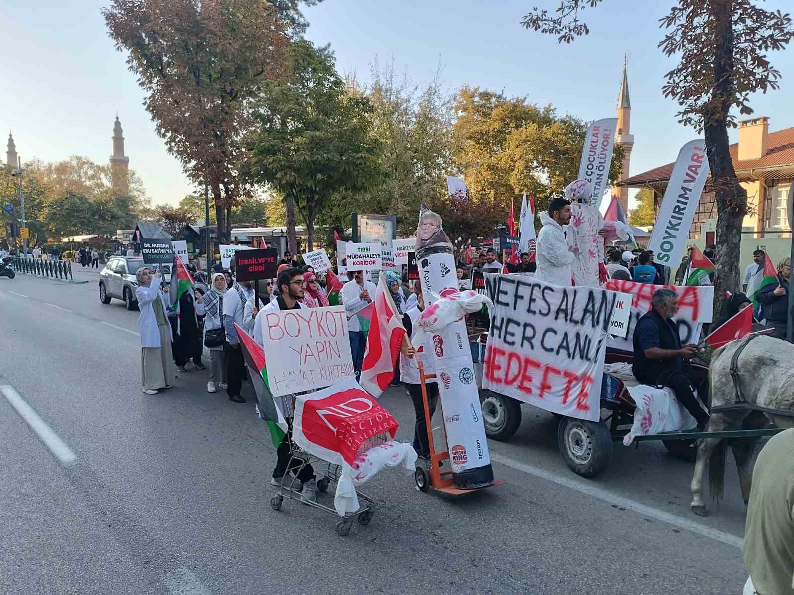 Bursa’da Filistin’e destek yürüyüşü düzenlendi