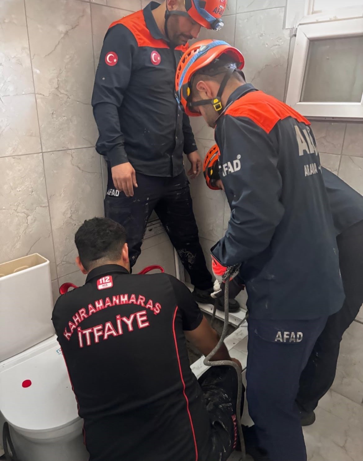 Kahramanmaraş’ta su kuyusuna düşen 2 kişi kurtarıldı