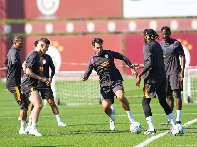 Galatasaray, Barcelona maçı hazırlıklarına başladı