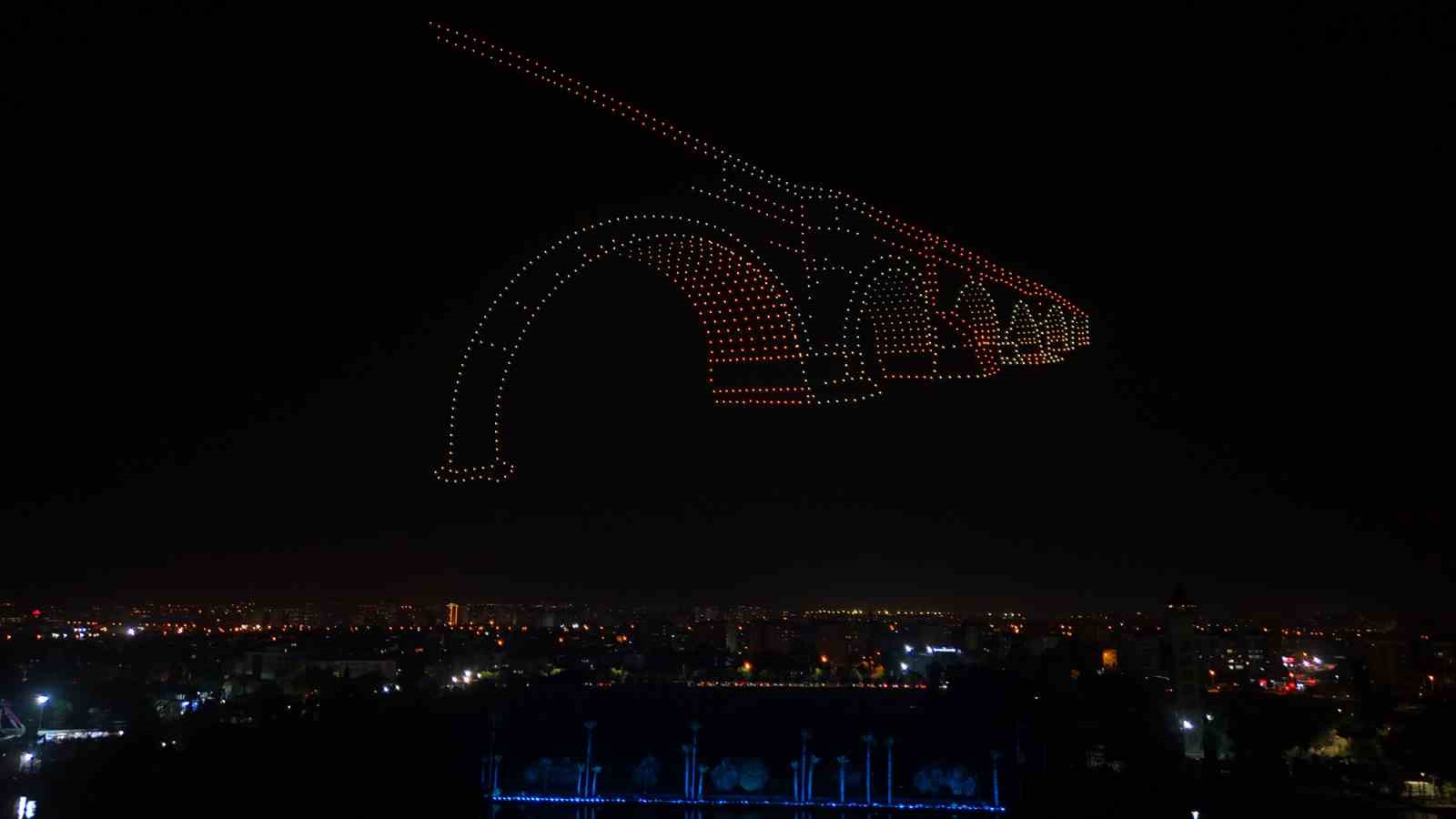 Adana’da dron, lazer ve havai fişek gösterisi görsel şölen oluşturdu