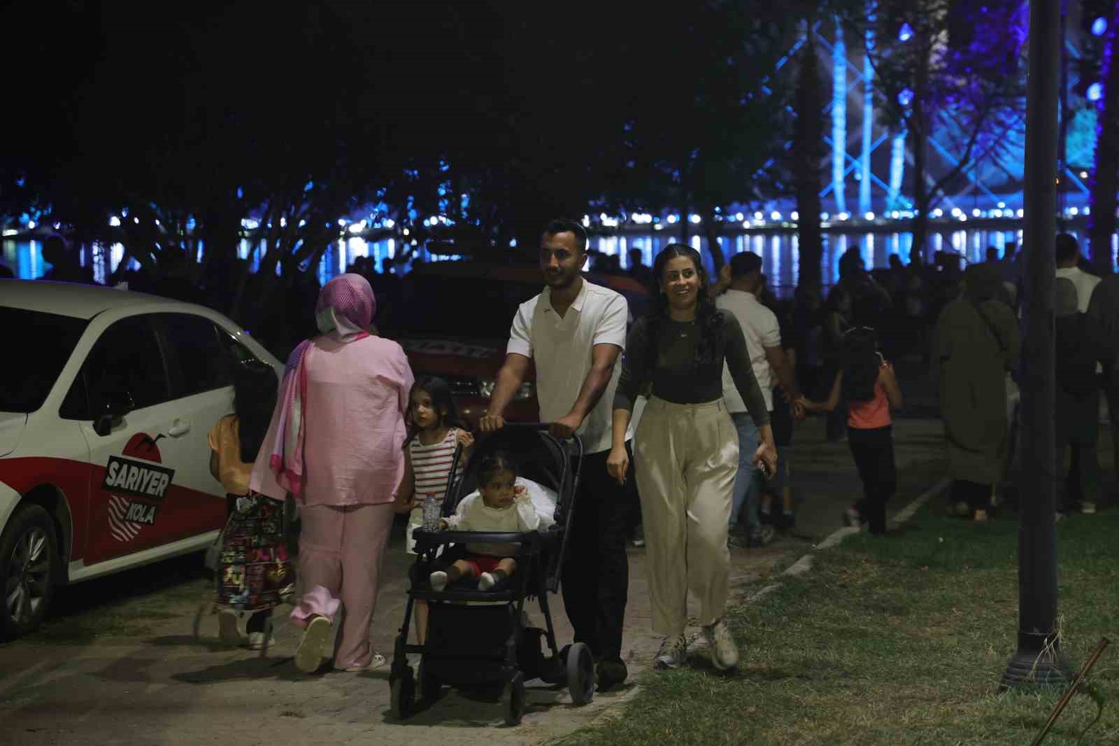 Adana’da dron, lazer ve havai fişek gösterisi görsel şölen oluşturdu