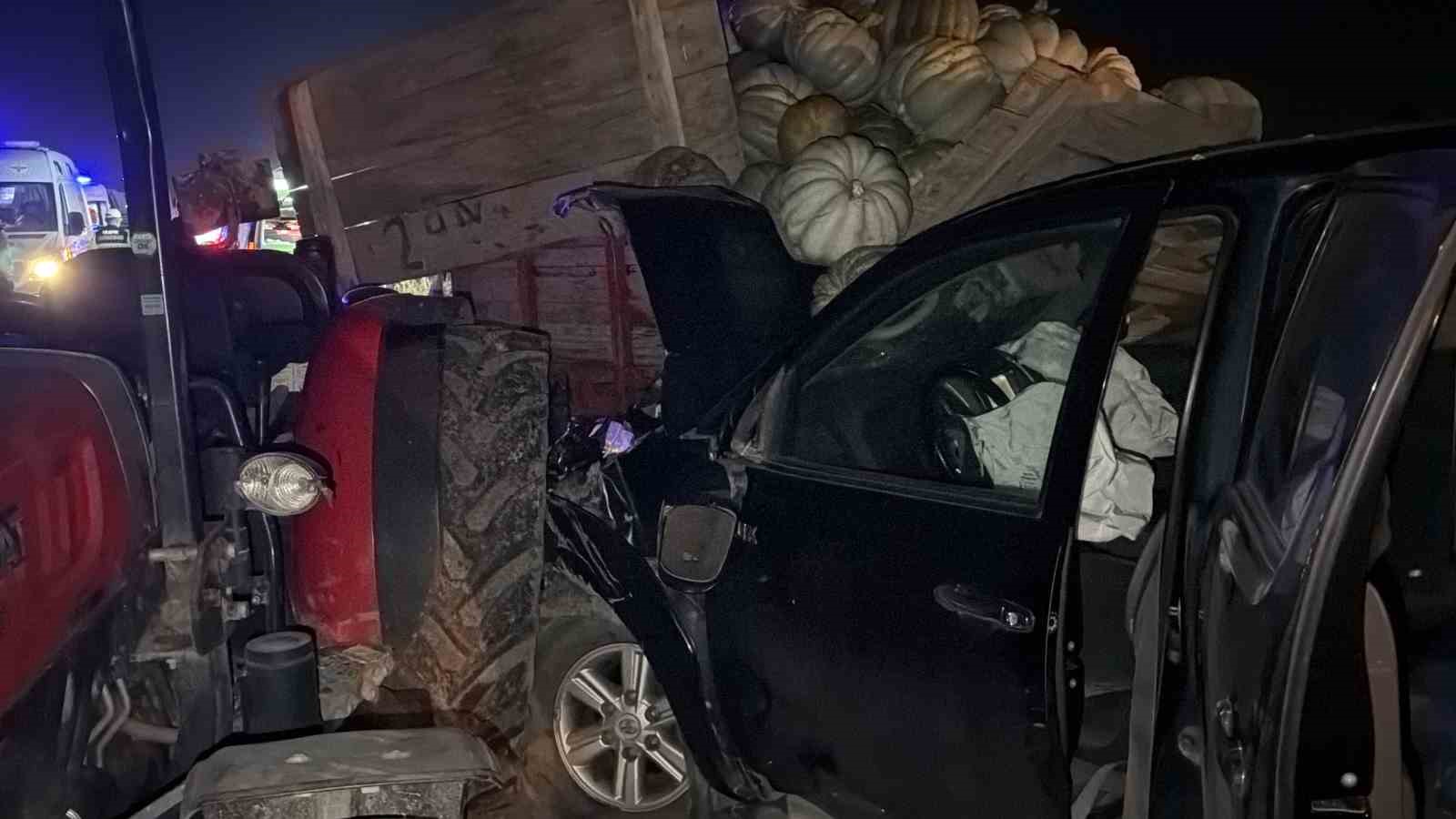 Bolu’da kabak yüklü traktör pikapla çarpıştı: 4 yaralı
