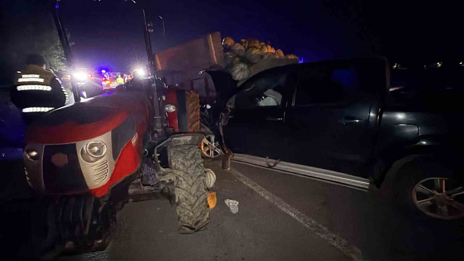 Bolu’da kabak yüklü traktör pikapla çarpıştı: 4 yaralı