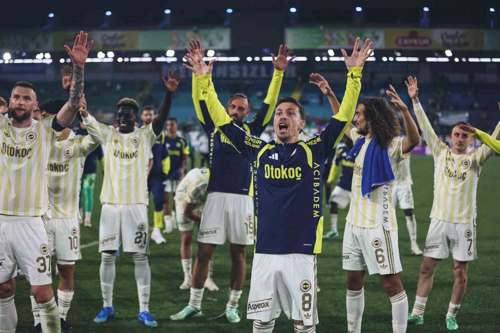 Trendyol Süper Lig: Çaykur Rizespor: 0 - Fenerbahçe: 3 (Maç sonucu)
