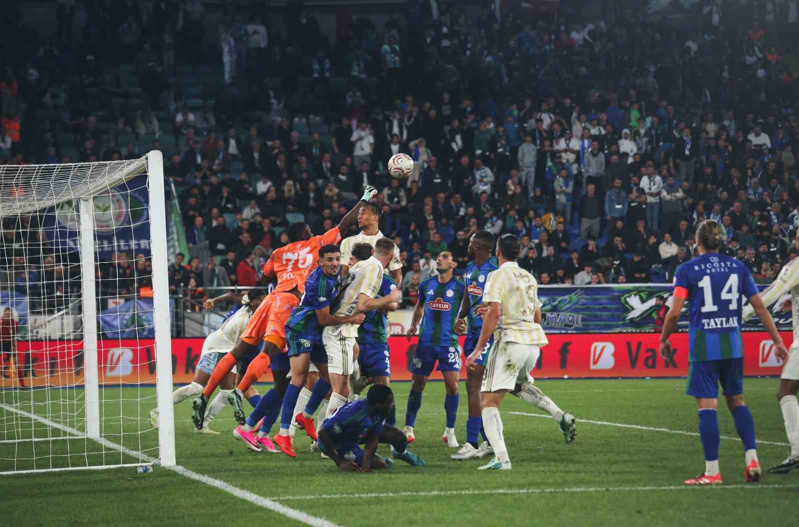 Trendyol Süper Lig: Çaykur Rizespor: 0 - Fenerbahçe: 3 (Maç sonucu)