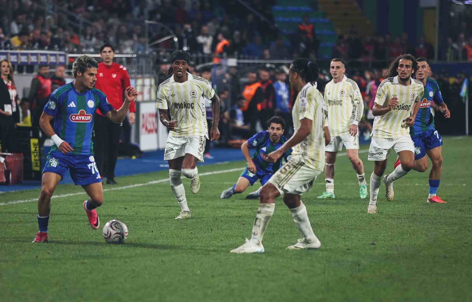 Trendyol Süper Lig: Çaykur Rizespor: 0 - Fenerbahçe: 3 (Maç sonucu)