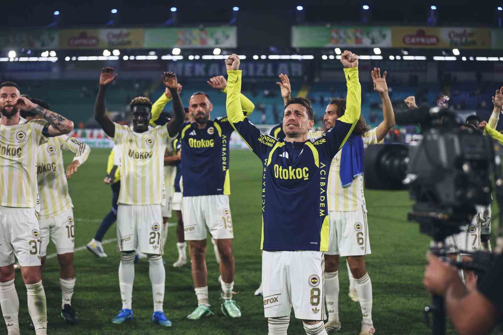 Trendyol Süper Lig: Çaykur Rizespor: 0 - Fenerbahçe: 3 (Maç sonucu)