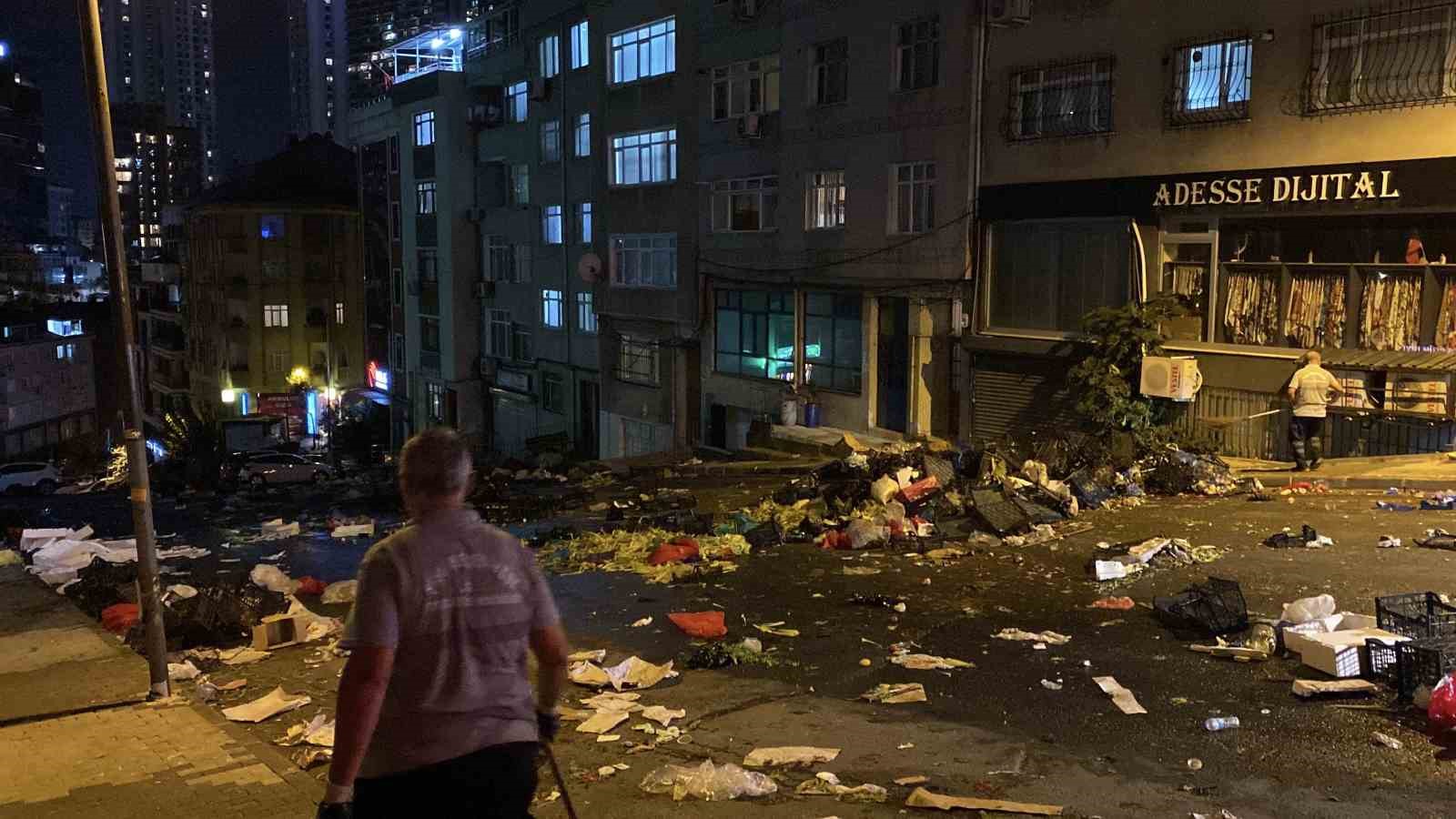 Şişli’de pazarcının panelvanı tezgahlara çarparak apartman boşluğuna düştü