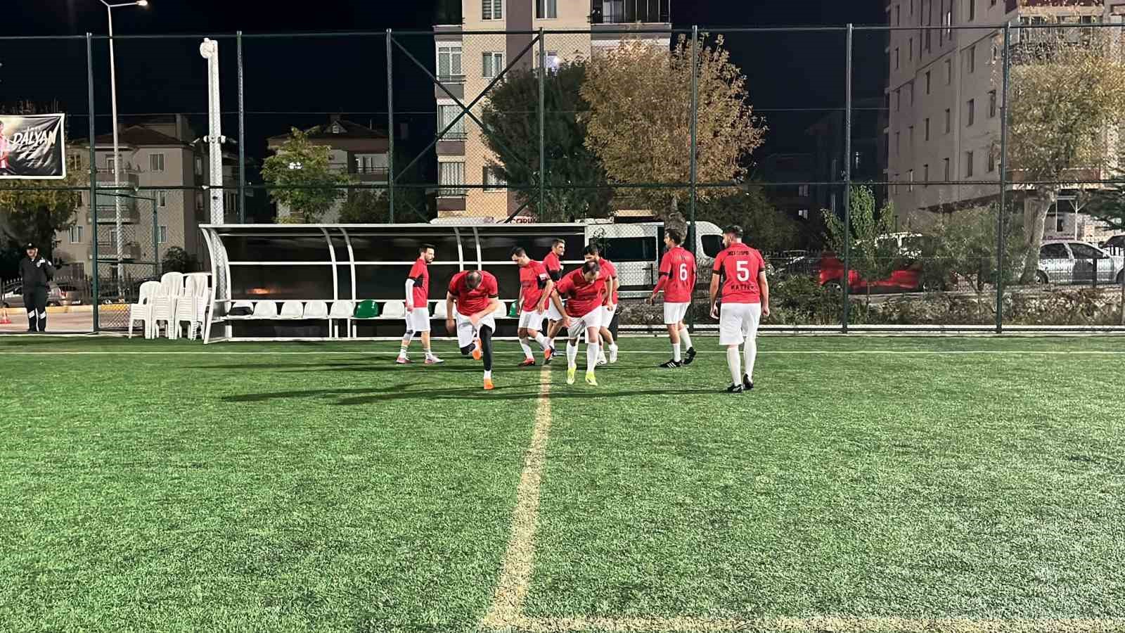 Çorum’da 65 köyün futbol mücadelesi: Şampiyonluğu halay çekilerek kutladılar