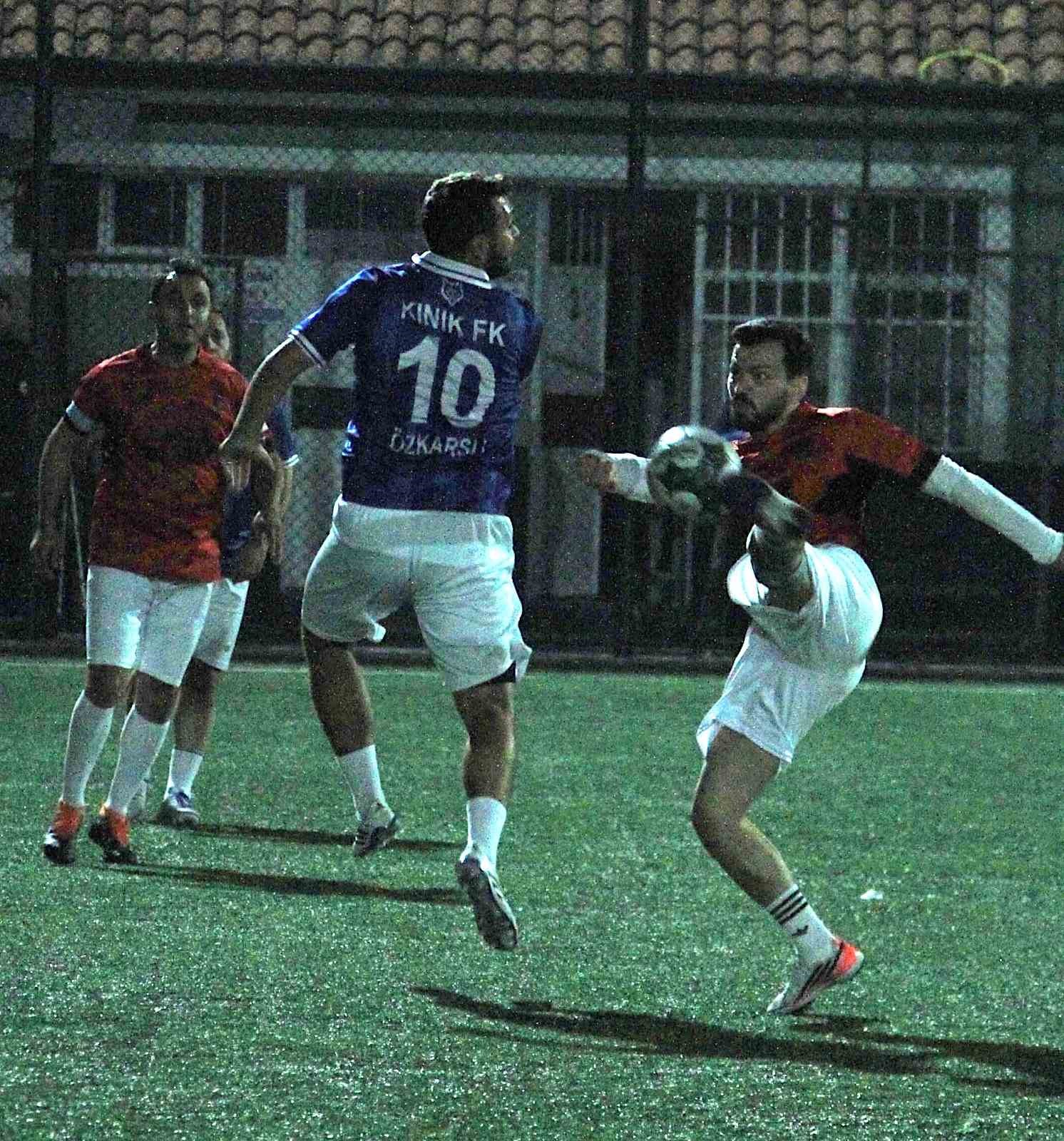 Çorum’da 65 köyün futbol mücadelesi: Şampiyonluğu halay çekilerek kutladılar