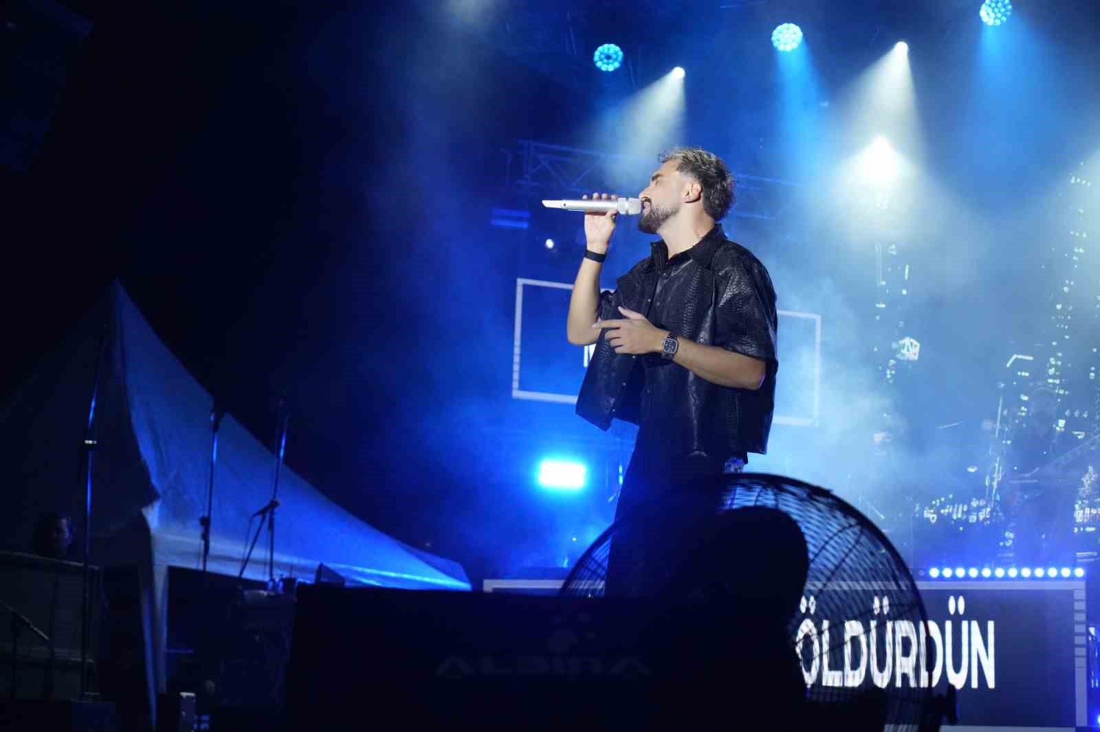 Niğde’de Sefo rüzgarı esti: Binlerce kişi festivalde coştu