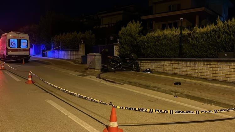 Kontrolden çıkarak trafoya çarpan motosiklet sürücüsü hayatını kaybetti