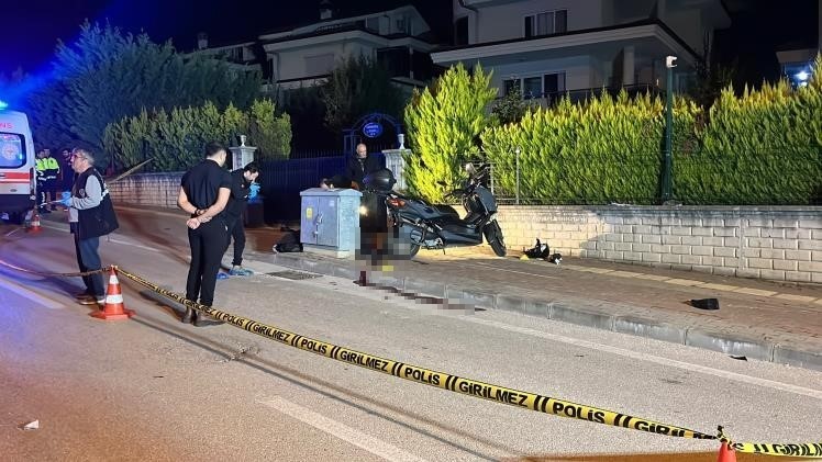 Kontrolden çıkarak trafoya çarpan motosiklet sürücüsü hayatını kaybetti