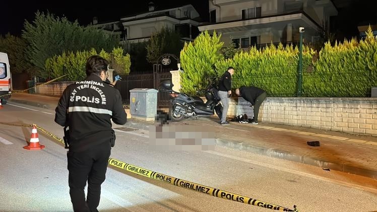 Kontrolden çıkarak trafoya çarpan motosiklet sürücüsü hayatını kaybetti