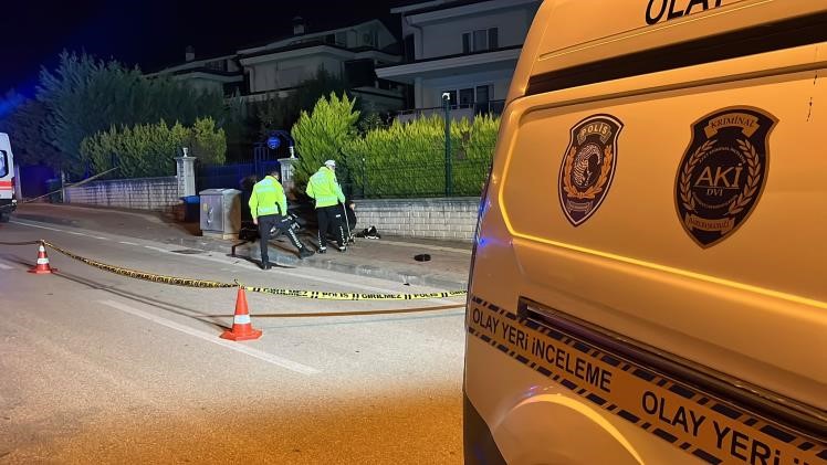 Kontrolden çıkarak trafoya çarpan motosiklet sürücüsü hayatını kaybetti