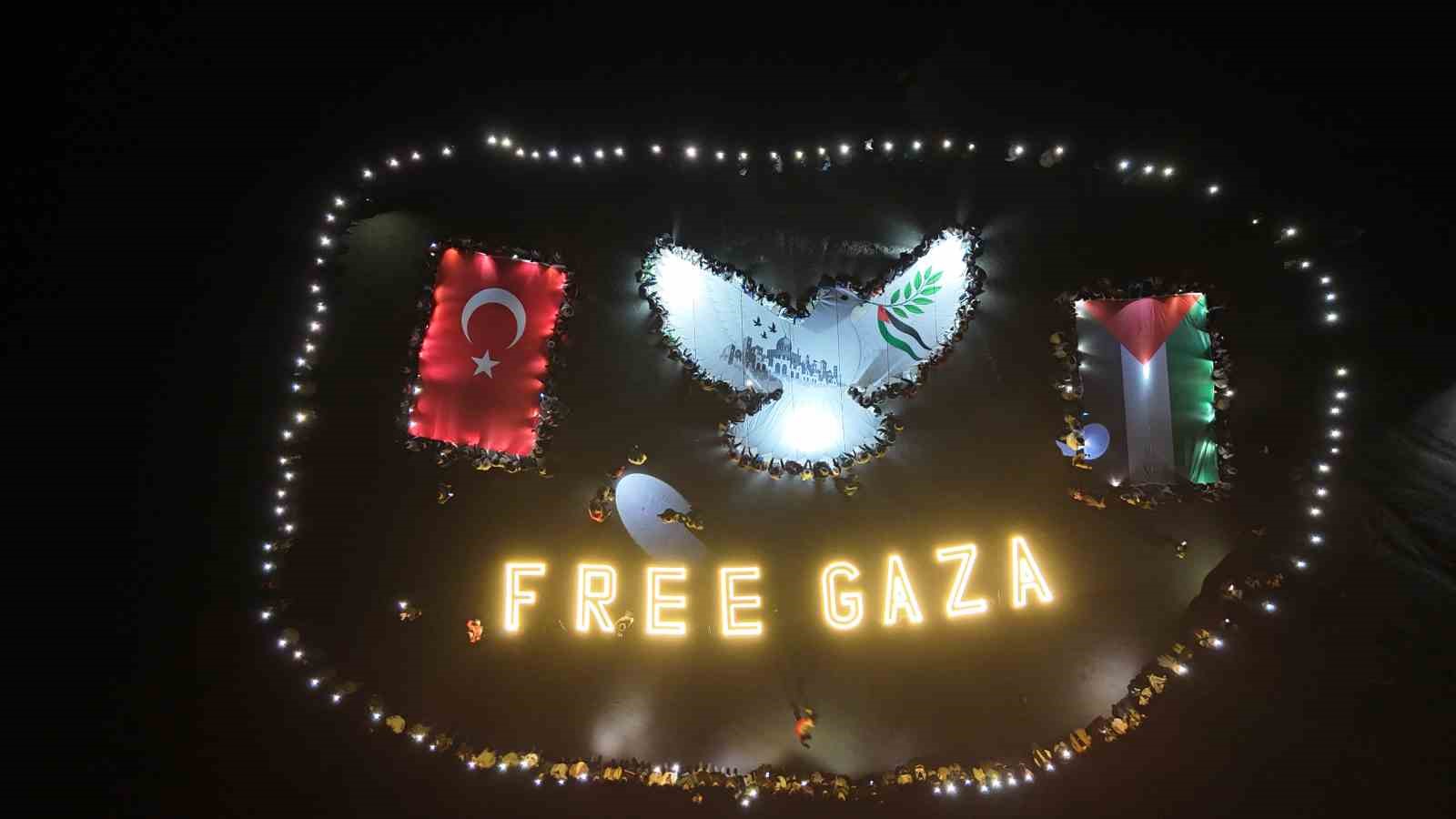 Kapadokya’dan Gazze’ye ışıklı mesaj: "Free Gaza"