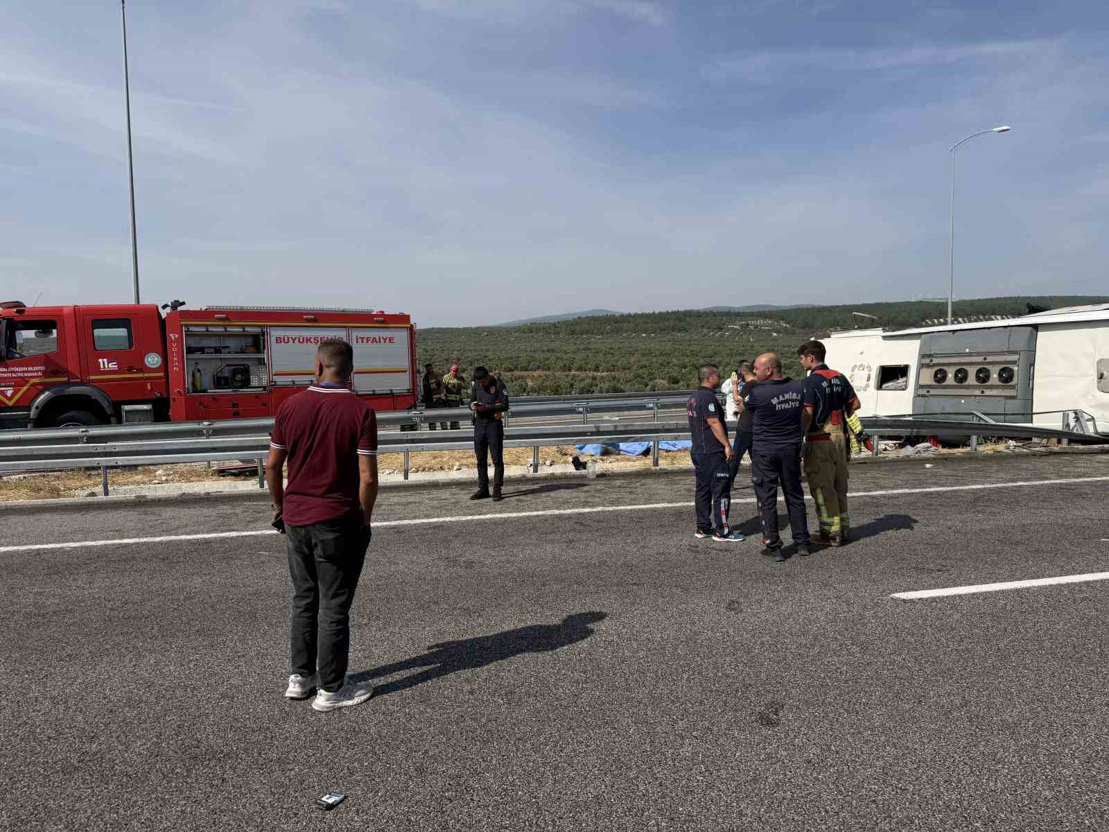 Bakan Çiftçi: "Manisa’nın Akhisar ilçesinde meydana gelen trafik kazasında ilk belirlemelere göre 11 vatandaşımız vefat etmiş, 37 vatandaşımız yaralanmıştır"