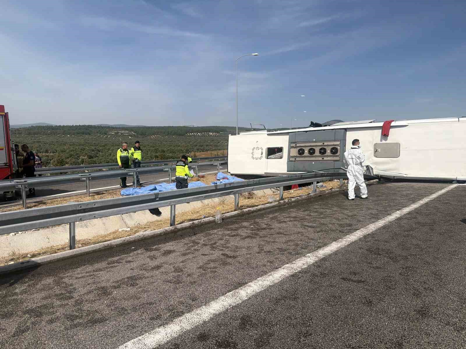 Bakan Çiftçi: "Manisa’nın Akhisar ilçesinde meydana gelen trafik kazasında ilk belirlemelere göre 11 vatandaşımız vefat etmiş, 37 vatandaşımız yaralanmıştır"