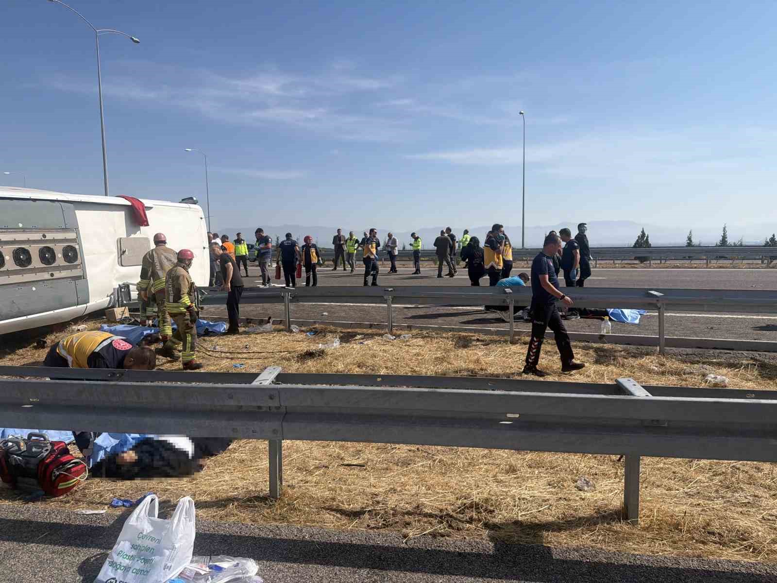 Bakan Çiftçi: "Manisa’nın Akhisar ilçesinde meydana gelen trafik kazasında ilk belirlemelere göre 11 vatandaşımız vefat etmiş, 37 vatandaşımız yaralanmıştır"