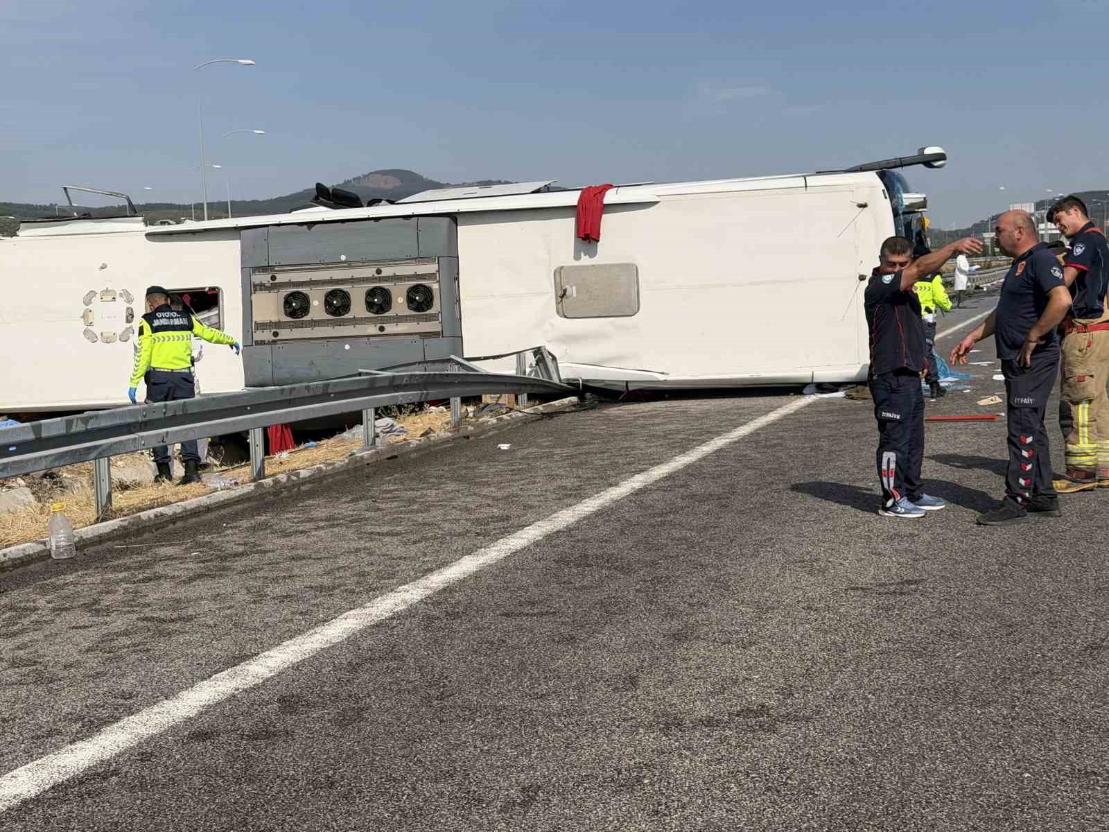 Bakan Çiftçi: "Manisa’nın Akhisar ilçesinde meydana gelen trafik kazasında ilk belirlemelere göre 11 vatandaşımız vefat etmiş, 37 vatandaşımız yaralanmıştır"