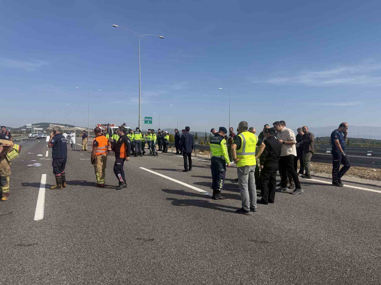 Bakan Çiftçi: "Manisa’nın Akhisar ilçesinde meydana gelen trafik kazasında ilk belirlemelere göre 11 vatandaşımız vefat etmiş, 37 vatandaşımız yaralanmıştır"